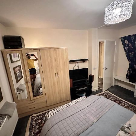 Private Room. In Zone 2 In Cousy Flat Londres Exterior foto