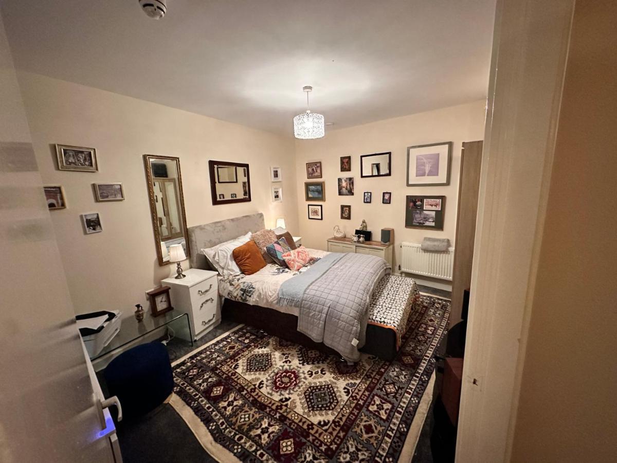 Private Room. In Zone 2 In Cousy Flat Londres Exterior foto